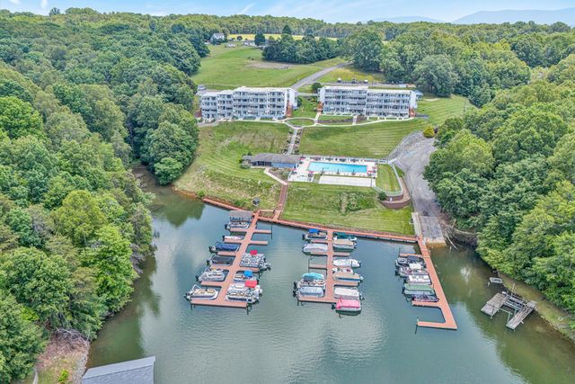 276 Bluewater DR, Moneta, VA 24121