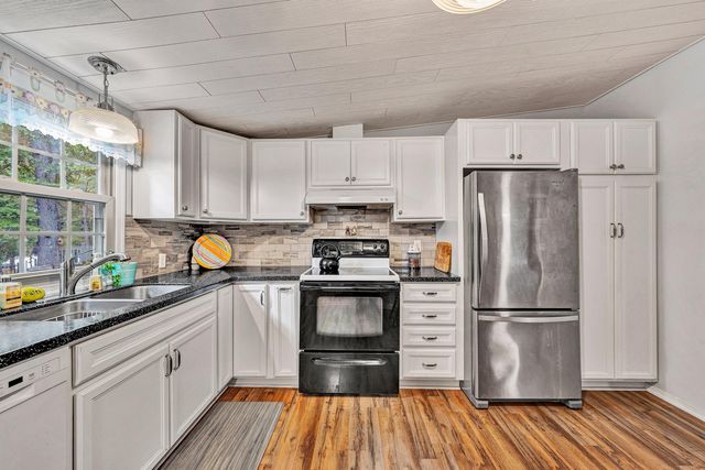 276 Bluewater DR, Moneta, VA 24121