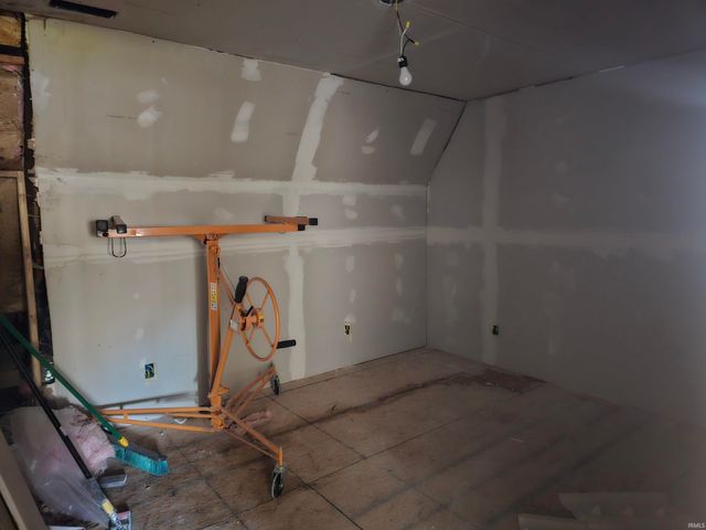 751 N Falvey Street, Winamac, IN 46996