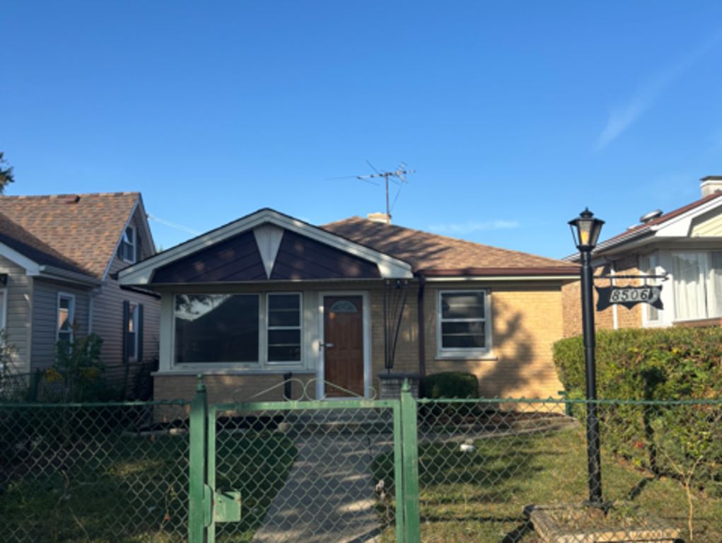 8506 Parkside Avenue, Burbank, IL 60459