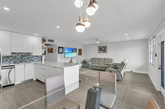 2109 Oakridge V 2109, Deerfield Beach, FL 33442