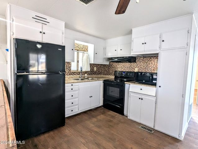 7300 N 51ST Avenue F93, Glendale, AZ 85301