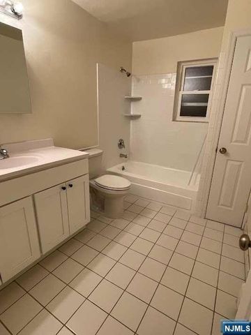 636 Godwin Avenue 25A, Midland Park, NJ 07432