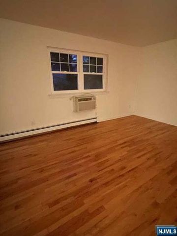 636 Godwin Avenue 25A, Midland Park, NJ 07432