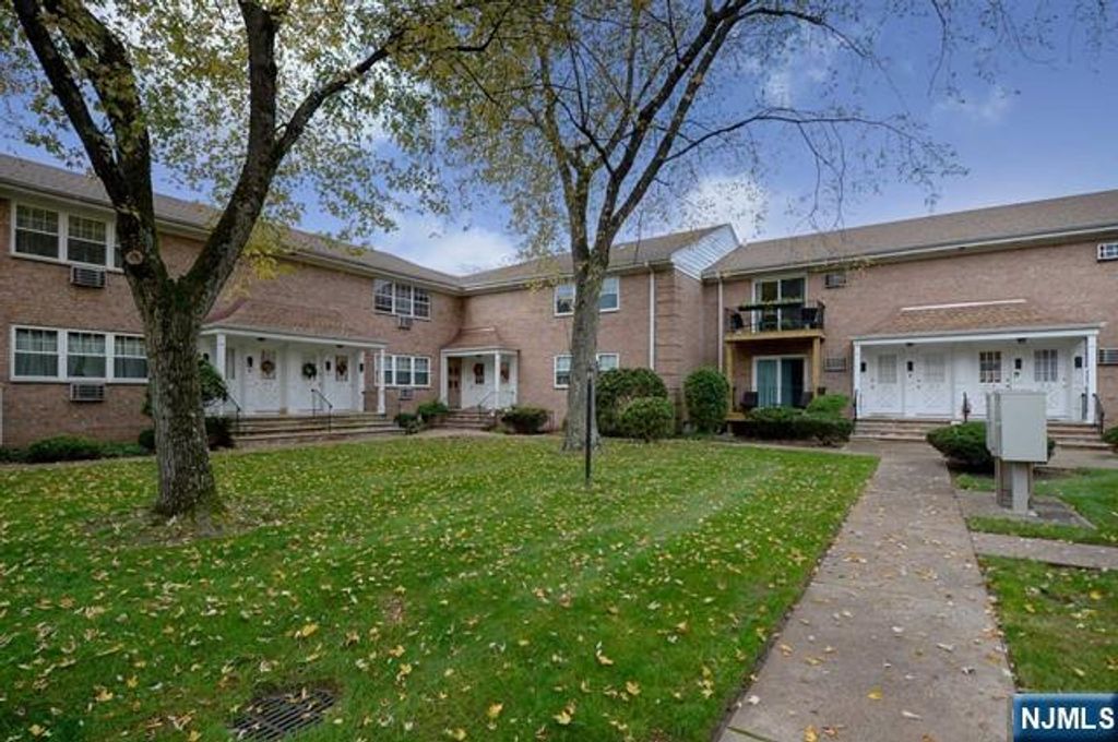 636 Godwin Avenue 25A, Midland Park, NJ 07432