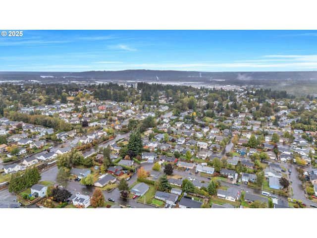 2154 Se SANDY Ct, Troutdale, OR 97060