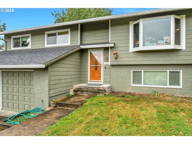 2154 Se SANDY Ct, Troutdale, OR 97060