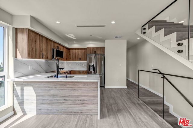 1305 N Sycamore Avenue 1305, Los Angeles, CA 90028