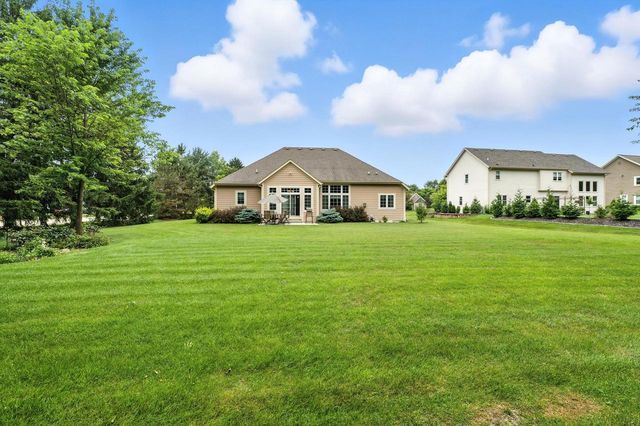 W238N7214 Michele LANE, Sussex, WI 53089