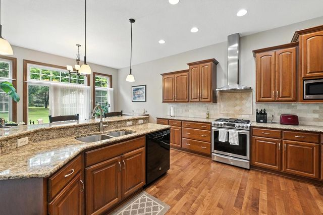 W238N7214 Michele LANE, Sussex, WI 53089