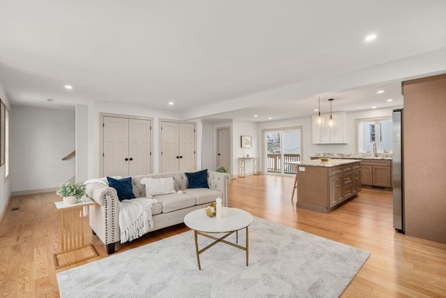 2 Lodi St A, Worcester, MA 01608