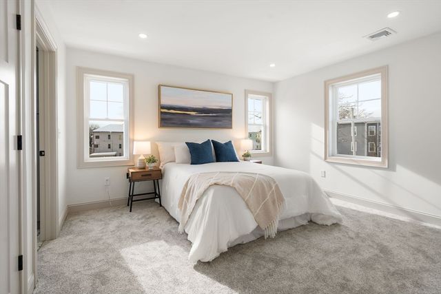 2 Lodi St A, Worcester, MA 01608