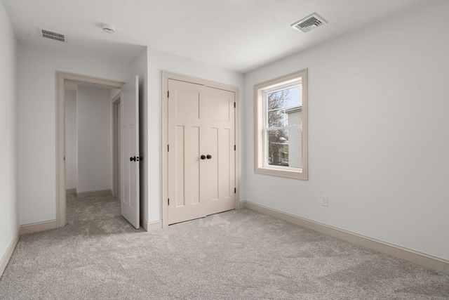 2 Lodi St A, Worcester, MA 01608