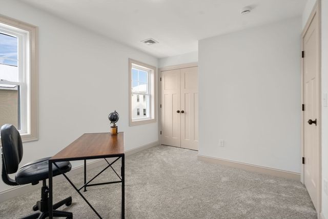 2 Lodi St A, Worcester, MA 01608