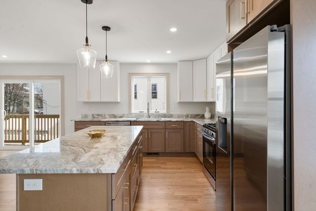 2 Lodi St A, Worcester, MA 01608