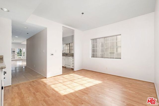 2205 S Bentley Avenue 301, Los Angeles, CA 90064