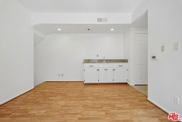 2205 S Bentley Avenue 301, Los Angeles, CA 90064