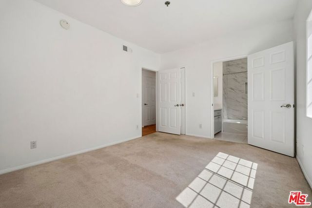 2205 S Bentley Avenue 301, Los Angeles, CA 90064