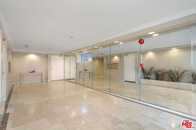 2205 S Bentley Avenue 301, Los Angeles, CA 90064