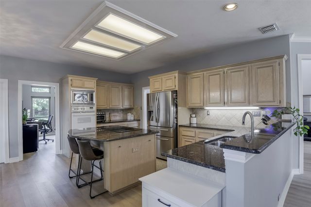 1200 Lakeway Drive, Plano, TX 75075
