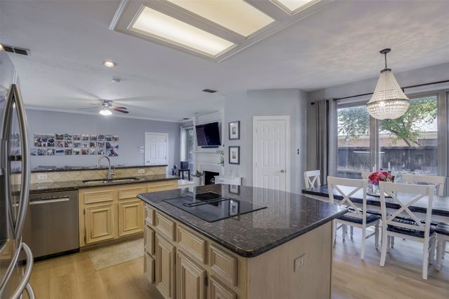 1200 Lakeway Drive, Plano, TX 75075