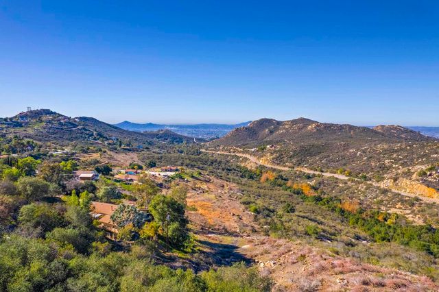 300 Thornton Dr 4, El Cajon, CA 92021