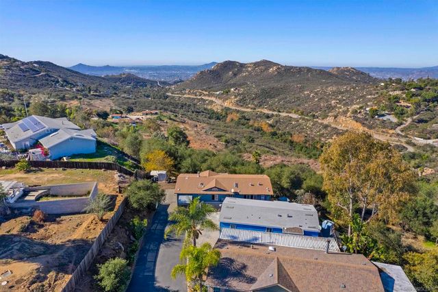 300 Thornton Dr 4, El Cajon, CA 92021