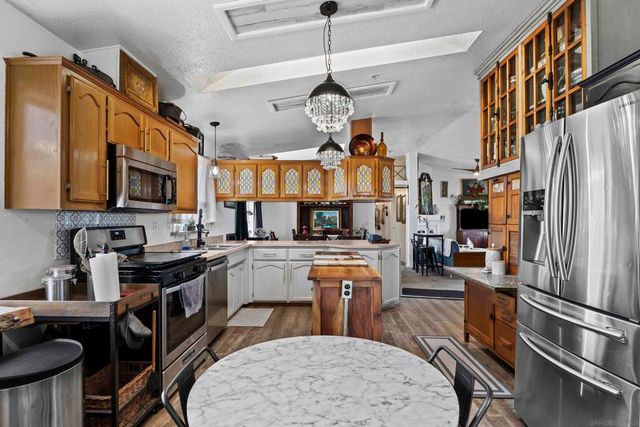 300 Thornton Dr 4, El Cajon, CA 92021