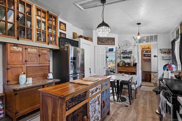 300 Thornton Dr 4, El Cajon, CA 92021