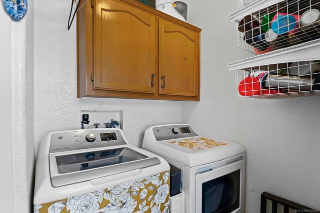 300 Thornton Dr 4, El Cajon, CA 92021