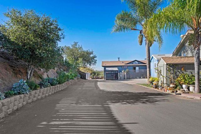 300 Thornton Dr 4, El Cajon, CA 92021