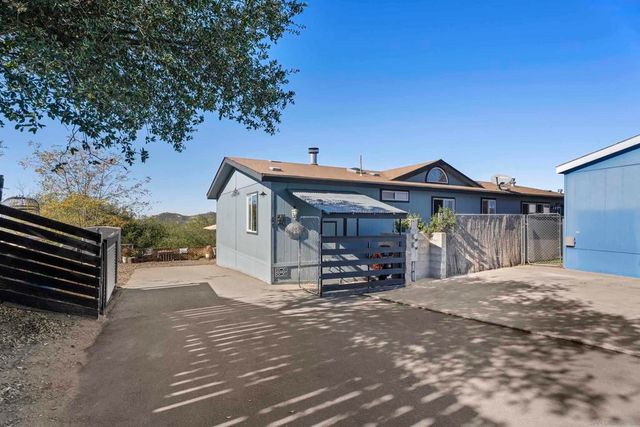 300 Thornton Dr 4, El Cajon, CA 92021