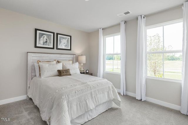 16 Saintsbury Drive, Fuquay Varina, NC 27526