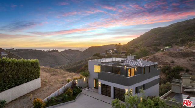 3004 Sequit Dr, Malibu, CA 90265