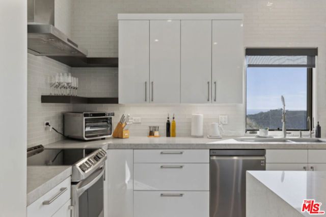 3004 Sequit Dr, Malibu, CA 90265
