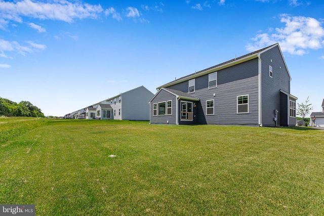 3600 PEBBLE RUN DR, Dover, PA 17315