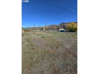 0 W 7TH St, Wallowa, OR 97885