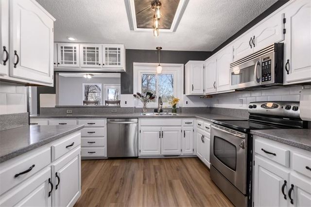 4214 NW 78th Street, Kansas City, MO 64151