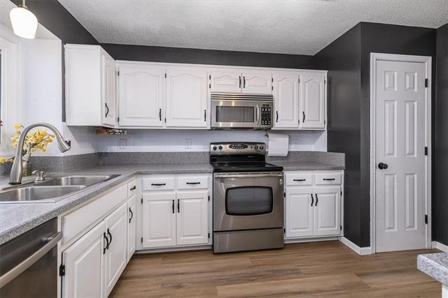 4214 NW 78th Street, Kansas City, MO 64151