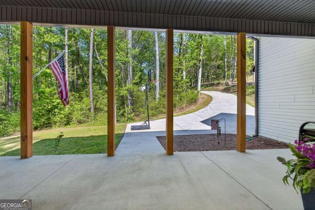 366 Orchard Way SE, Calhoun, GA 30701