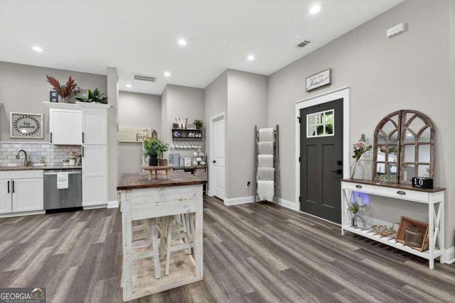 366 Orchard Way SE, Calhoun, GA 30701