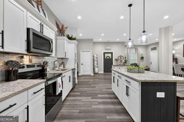 366 Orchard Way SE, Calhoun, GA 30701