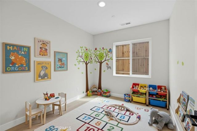 16897 Gunnerson, Lake Elsinore, CA 92530