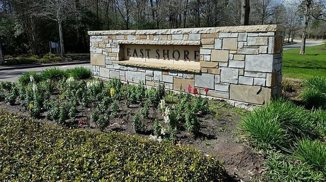26 East Shore Dr, The Woodlands, TX 77380