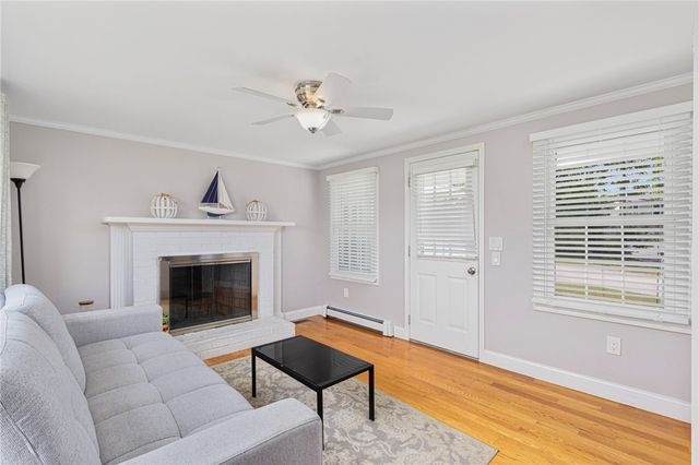 4 Maloney Lane, Middletown, RI 02842