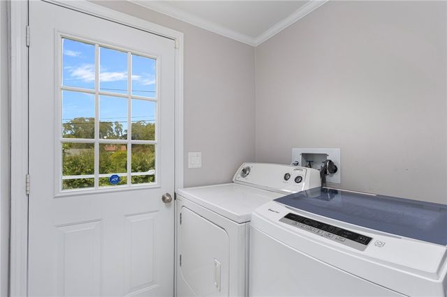 4 Maloney Lane, Middletown, RI 02842