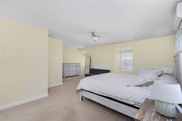 4 Maloney Lane, Middletown, RI 02842