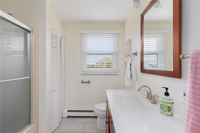 4 Maloney Lane, Middletown, RI 02842
