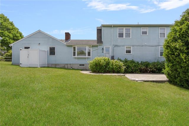 4 Maloney Lane, Middletown, RI 02842