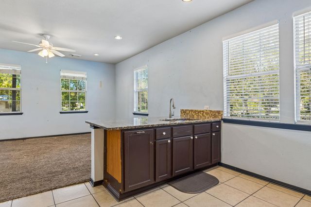 401 Rivers ST, Smithville, TX 78957